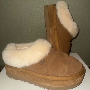 NWT Tazilta Chesnut UGGS Women’s size 9